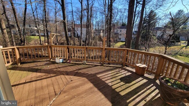 Building Photo - 2205 Blue Valley Dr