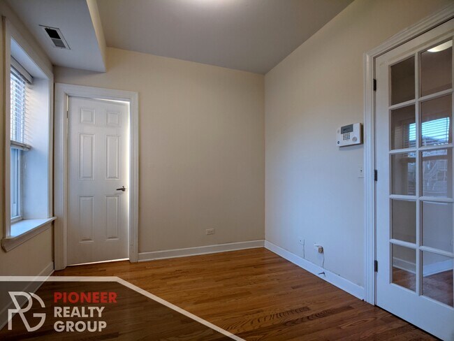 Foto del edificio - 3248 N Clifton Ave