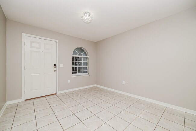 Building Photo - 17027 Ongar Ct
