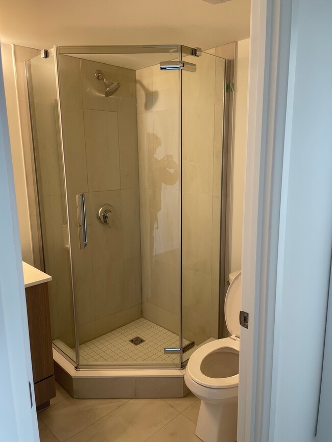 Photo du bâtiment - 2 Bedroom 2 Bathroom Condo for Rent by Lit...