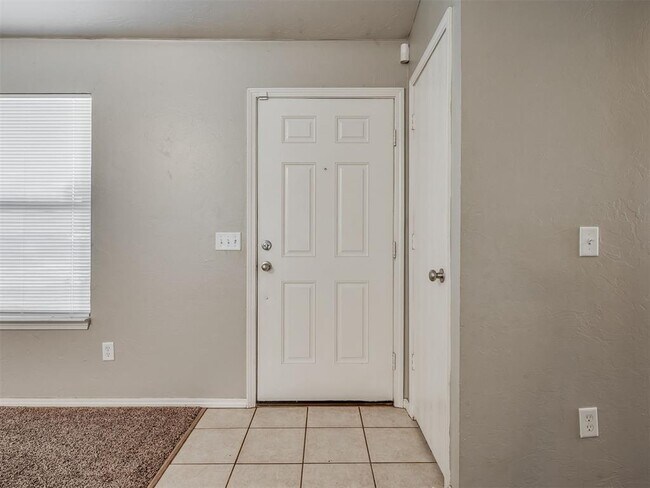Building Photo - 9728 SW 27th St