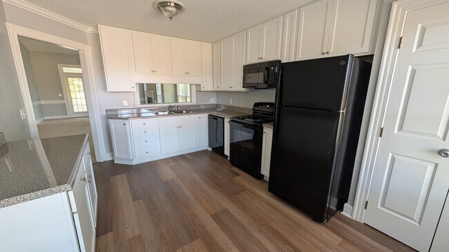 Foto del edificio - 805 Spring Ln