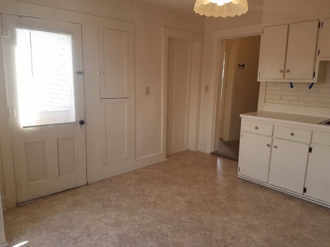Foto del edificio - 2 br, 1 bath Apartment - 409 Main St.