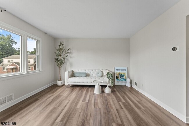 Foto del edificio - 19 Wright Ct