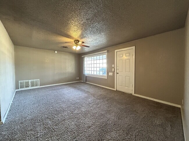 Foto del edificio - Beautiful Home Located Near Medical District & Tech Campus!