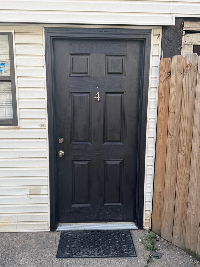 Front of the apartment - 1810 7th Ave