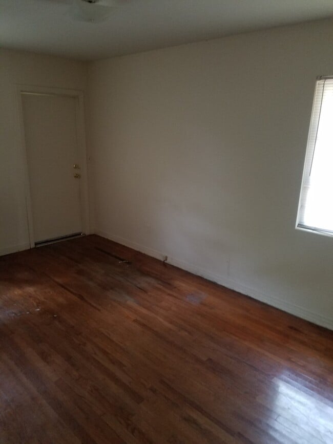 Building Photo - Near Cascades Park, Harwood floors in Historic Myers Park