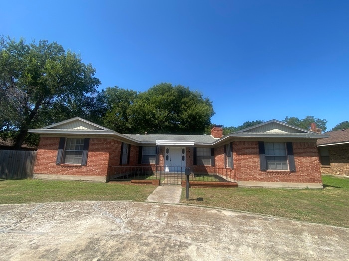 Primary Photo - 1507 S Main St