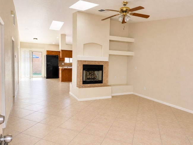 Building Photo - Double Master Townhome Gem