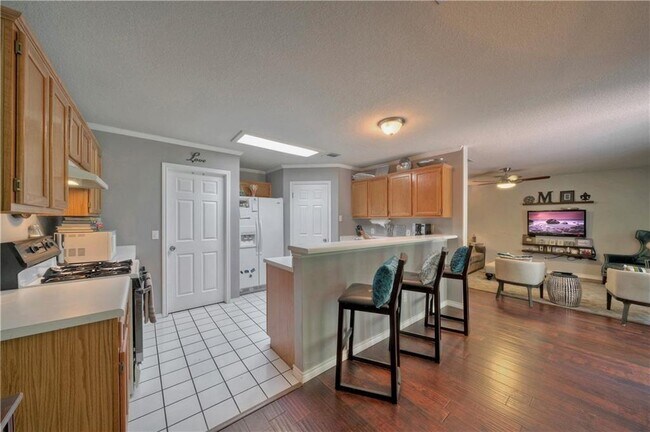 Building Photo - 1319 Strickland Dr