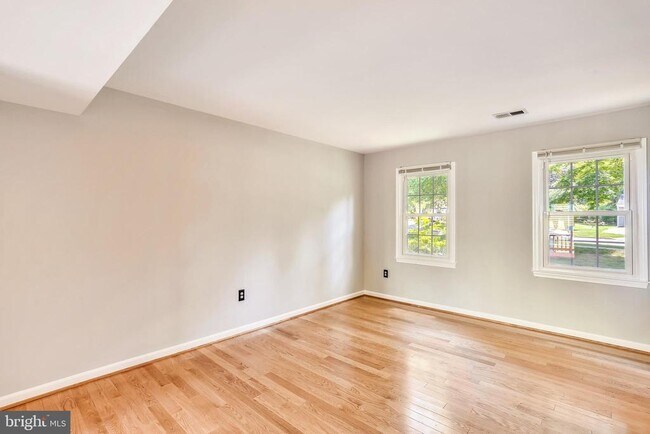Foto del edificio - 242 Watts Branch Pkwy