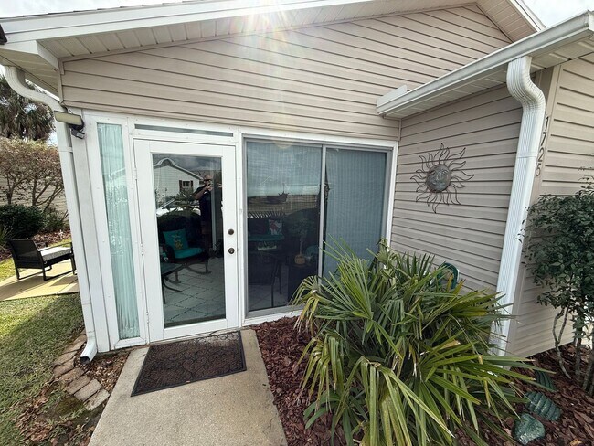 Building Photo - Charming SEASONAL 2+2 Villa in the Village of Sabal Chase