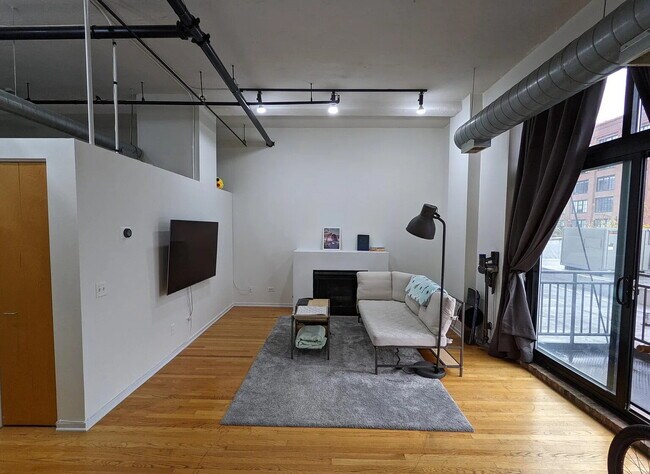 Foto del edificio - Well-Appointed Unit with Quality Finishes