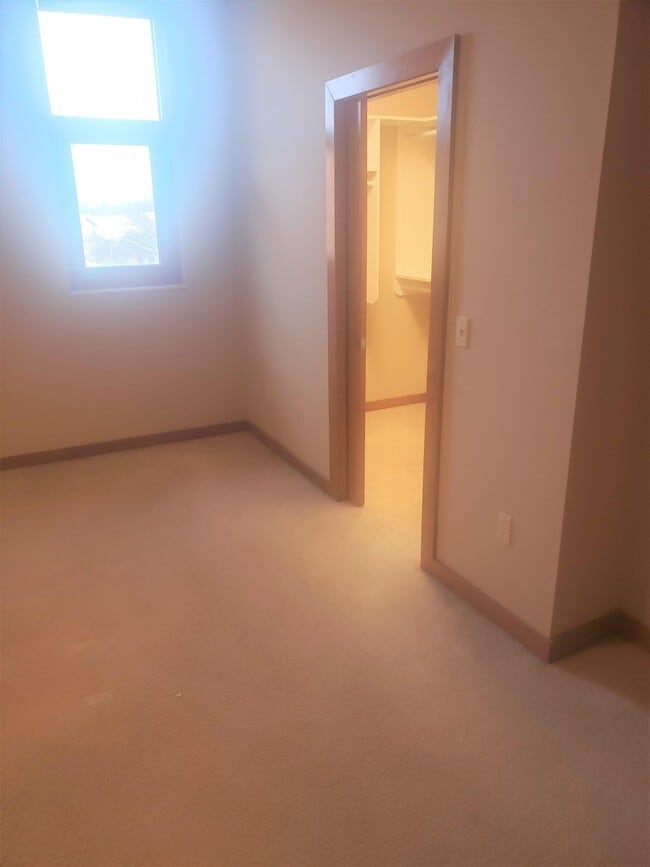 Building Photo - 6730 Frank Lloyd Wright Ave