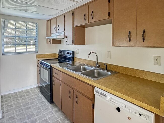 Foto del edificio - 590 Belltower Ave