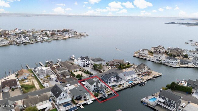 Foto del edificio - 385 Aldo Dr