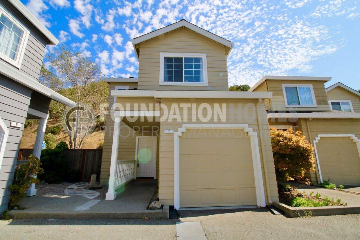 Foto principal - Bright Renovated 2BD/2.5BA Near China Camp...