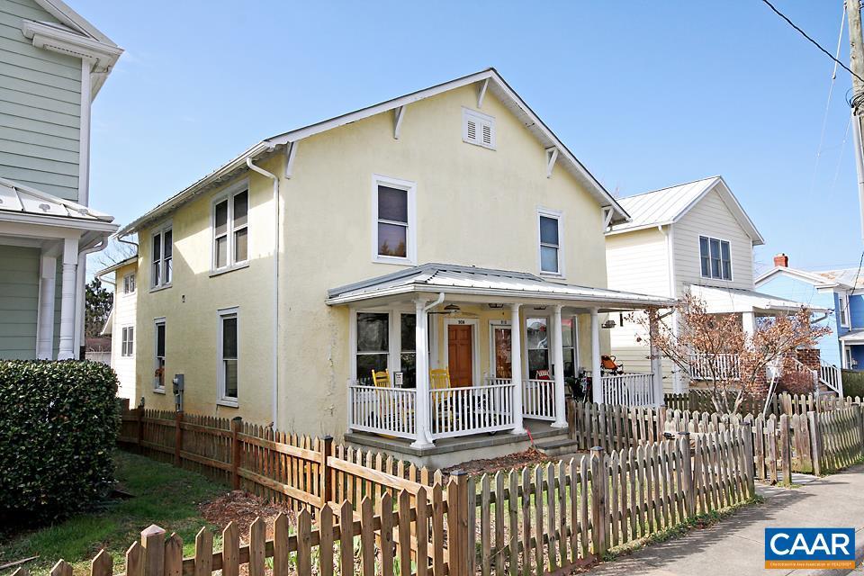 908 Anderson St, Charlottesville, VA 22903 Townhome Rentals in