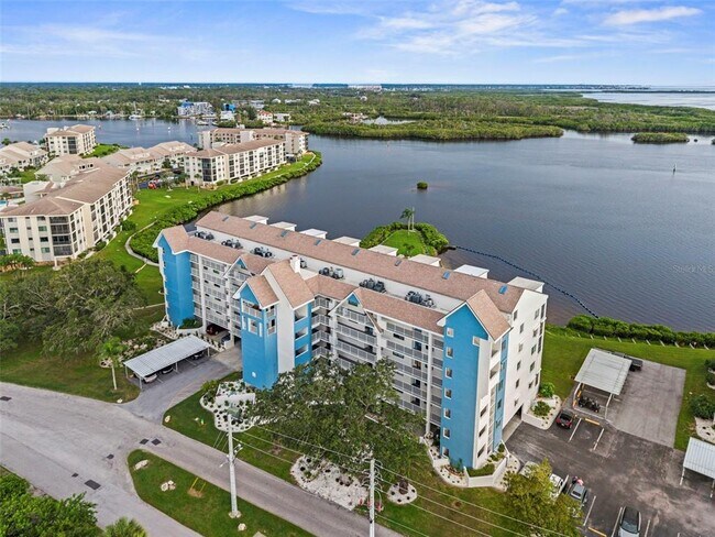 Foto del edificio - 4650 Bay Blvd