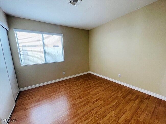 Foto del edificio - 8649 Trafalgar Dr