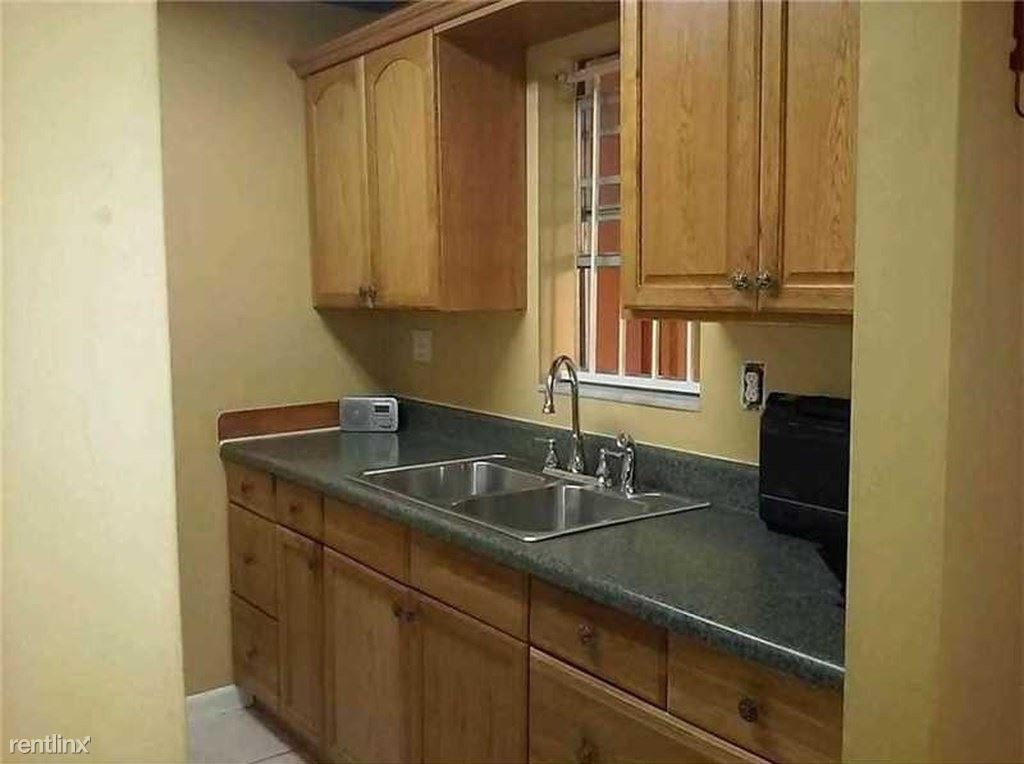 Foto principal - 2 br, 1 bath Apartment - 7105 W 13th Ave
