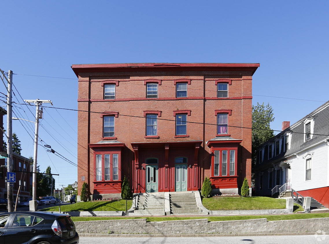 Building Photo - 800-804 Congress St