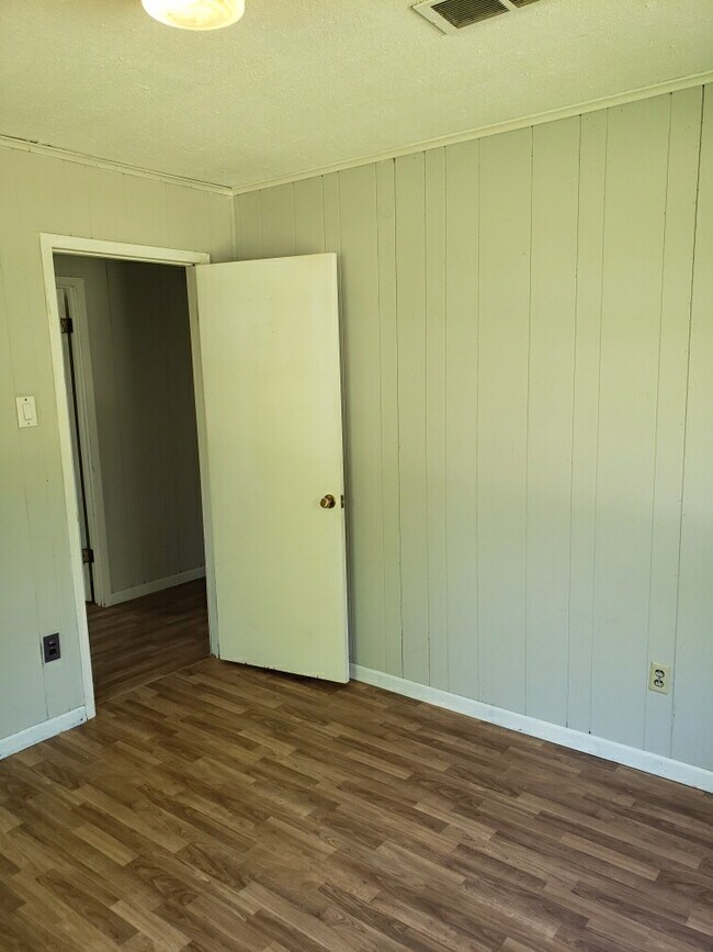 Foto del edificio - 2809 Green Tee Rd