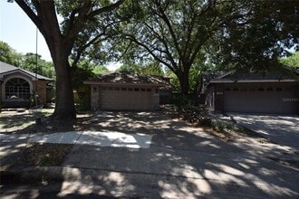Building Photo - 302 Bridie Ct