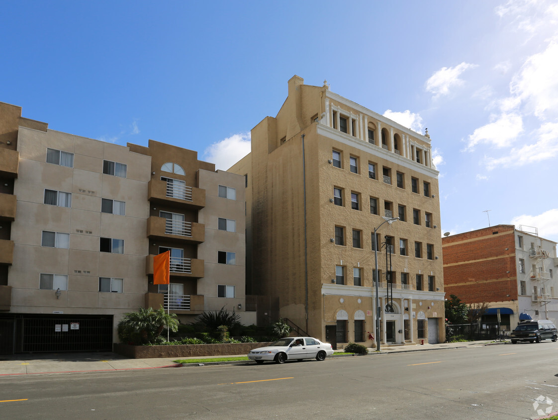 Edificio - Guntharp Apts...Newly Remodeled Gorgeous A...