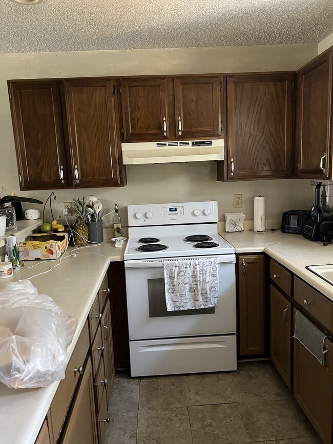 Building Photo - 17157 E Whitaker Dr