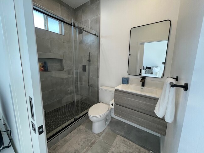 Foto del edificio - 6126 Alcove Ave