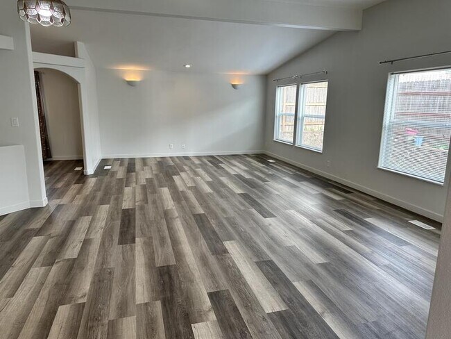 Foto del edificio - 1015 Oak ST #53