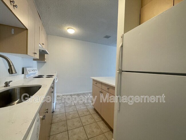 Foto del edificio - 2500 S York St