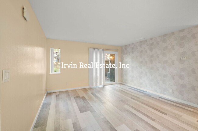 Building Photo - Cute 1 Bedroom and 1 Bath with carport