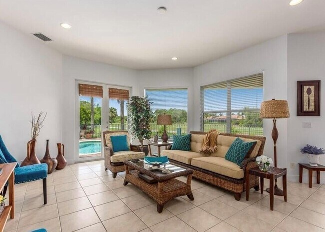 Building Photo - 850 SW Palm Cove Dr