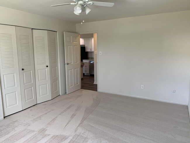 Bedroom - Closets - Rose Hill Apartments