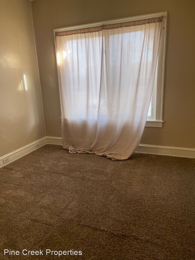 Foto del edificio - 2 br, 1 bath House - 3554 Sykora Rd.