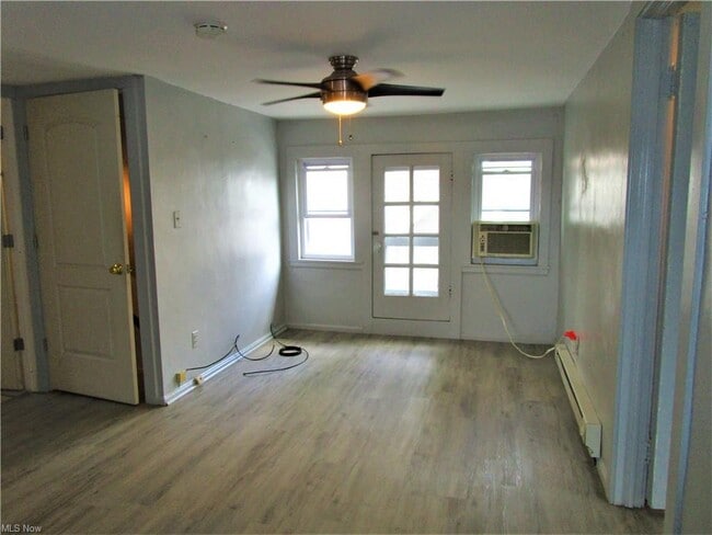 Building Photo - 3227 E Overlook Rd