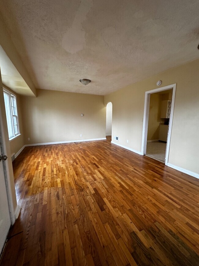 Foto del edificio - 1652 Stanley St