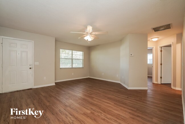 Foto del edificio - 16243 Banyan Ave