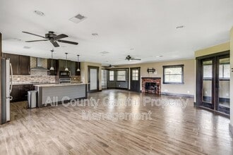 Building Photo - 112 W Mimosa Cir