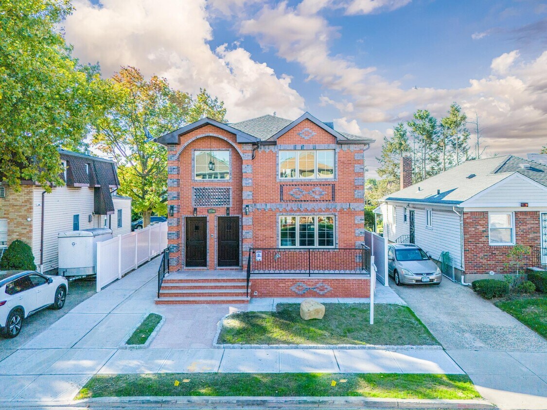 Foto principal - 157-50 20th Rd