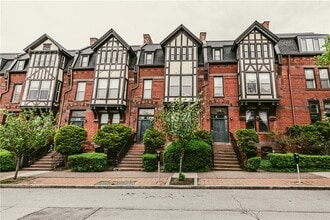 Building Photo - 148 Gibbs St