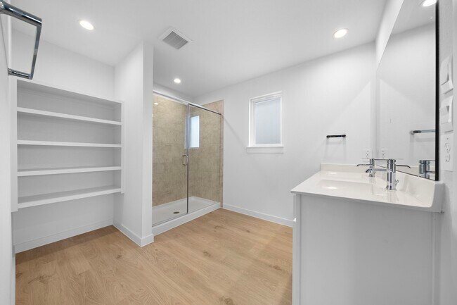 Building Photo - 3819 Pierce Pl Ln