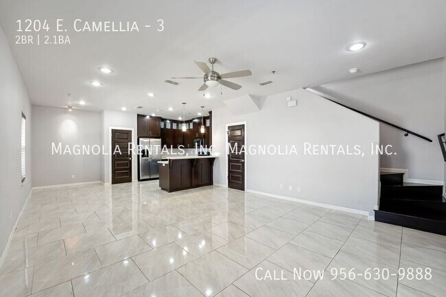 Foto del edificio - 1204 E. Camellia-3