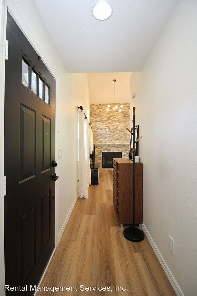 Building Photo - 2 br, 2 bath House - 9711 NW Miller Hill Dr