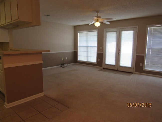Building Photo - 129 N Springview Dr