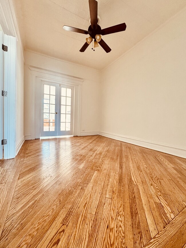 Building Photo - 537 73rd St