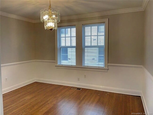 Building Photo - 57 Scofield Ave