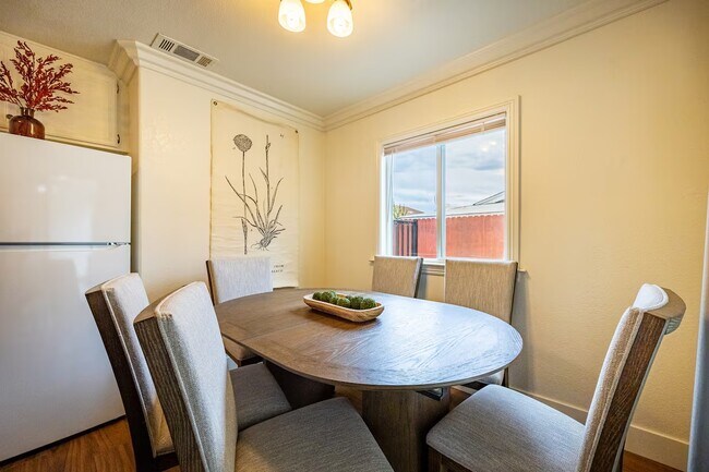 Foto del edificio - 1687 Sycamore St